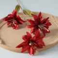 Lys artificiel en soie à 3 têtes rouges, idéal pour la décoration intérieure et les bouquets. - Rouge