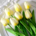 Ramo de tulipanes artificiales de PU mini flores falsas para boda decoración del hogar - Beige