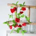 Guirnalda de flores de rosas artificiales para decoración del hogar, flores de seda realistas - Enredadera de rosas de 9 cabezas (rojo)