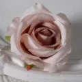 Kunstmatige rozenbloem hoofd zijden bloem voor bruiloft feest huisdecoratie roze ambacht - Licht Koffiebruin