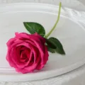 Rose Artificielle Variante Rose vif Courte Tige Fausse Fleur Mariage Décoration Maison - Rose pourpre