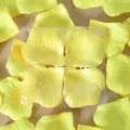 Pétales de rose artificiels jaunes pour décoration de mariage, chambre romantique, 100 pcs. - Jaune