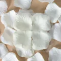 Paquet de petales de roses blanches artificielles pour decoration de mariage et fete. - Blanc Cassé