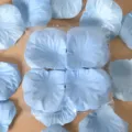 Pétales de rose artificiels bleu clair pour déco de mariage, pétales en tissu SKU - Bleu ciel