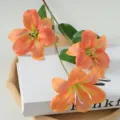 Lys orange artificiel réaliste avec trois têtes florales pour la décoration maison - Hémérocalle à 3 Têtes / Couleur caramel