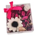 Sobre de pétalos de flores secas naturales en caja de regalo con un lazo rosa brillante - Aroma a Rosa (Rojo Rosa) / Caja PVC 10x6.2x11cm