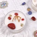 Handmade crystal scented soy wax candle with red stones and gold constellation charm - Red Stone [Rose] / Approx. 30g