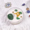 Handcrafted soy wax scented candle with green crystals and gold constellation decor in a clear cup. - Green Stone [Lime Verbena] / Approx. 30g
