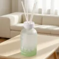 Bouteille de diffuseur de parfum en verre vert 500ml avec bâtonnets blancs déco - Poire anglaise et freesia (Bouteille verte)