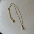 Elegante Herzanhänger-Halskette mit Zirkonia aus vergoldetem Edelstahl-Finish - Herz Zirkonia Halskette / Gold