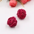 Boules en rotin osier rose faites à la main pour diffuseur et décoration de Noël. - 3 cm de diamètre, rose rouge