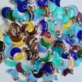 Collier pendentif lune en cristal naturel coloré accessoires de bijoux DIY lot en gros - Oeil de chat, couleurs mélangées (aléatoire)