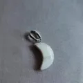 Pendentif croissant de lune en pierre naturelle blanche, mini bijoux cristal collier. - Turquoise Blanche