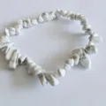 Bracelet extensible de pierres précieuses irrégulières blanches naturelles mode bijou chic - Turquoise Blanche