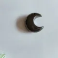 Pendentif en forme de croissant de lune en pierre naturelle d'hématite noire polie - Noir