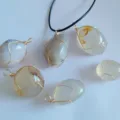 Collier avec pendentif en pierre d'agate naturelle fait main et cordon en cuir noir - Agate fleur d'herbe