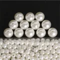Perles imitation nacrées ABS rondes en vrac avec trou pour fabrication de bijoux DIY. - 16 mm, env. 220 pcs pour 500 g / Perles blanc crème brillant à trou droit