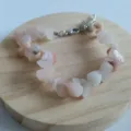 Bracelet en pierres naturelles de quartz rose éclats irréguliers avec fermoir mousqueton. - Aventurine Rose