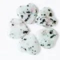 Natural crystal heart-shaped ornament polished gemstone decoration 25mm love gift healing stone - Kiwi Stone