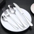 Juego de cubiertos de acero inoxidable, cuchillo tenedor y cuchara 4 piezas para mesa. - Set de 4 piezas / Natural