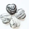 3cm natural stone heart crystal ornament unholed gemstone peach palm stone decor variant - Black Network Stone
