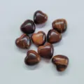 Set aus neun 15 mm herzförmigen natürlichen roten Tigerauge-Edelsteinen, glatt poliert - 5 Stück / Rotes Tigerauge