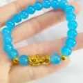 Bracelet de perles bleues avec pendentif pi xiu doré style chinois bijoux de mode - Bleu lac