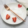 Roségoldene Edelstahlgabel, elegantes Besteck für westliches Essen, Dessert und Steak. - Speisegabel / Roségold