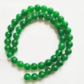 Lebhafte smaragdgrüne Chalcedon-Rundperlen für handgefertigten Schmuck und DIY-Projekte - 6mm / Malaysischer Jade