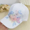 Gorra de béisbol de encaje floral de verano para mujer con bordado y perlas. Protección. - Flor Blanca Pequeña