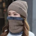 Braune Strickmütze und weiches gefüttertes Halstuch Set, warme Wintermütze für Damen. - 55-60cm / Khaki