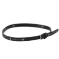 Detailopname van een zwarte retro tailleband met zilveren metalen studs en gesp - Verstelbaar / Minimalistische Klinknagel Zwarte Slanke Leren Band (14)