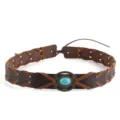 Detailopname van retro etnische gevlochten lederen band met turkoois inlegstuk - Verstelbaar / Blauwe Turkoois Bronzen Schijf Band (6)