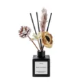 Set de difusor de aroma negro con flores secas y piñas para decoración de fragancias. - Lima Albahaca y Mandarina