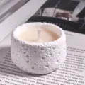 Getextureerde witte geurkaars, minimalistisch sojawas aroma in unieke bekerslaapkamer. - Klein Gardenia / Wit