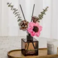 Getrocknete Blumen Duftstäbchen Set mit Aromaöl, Glasflasche für Heimdekoration im Wohnzimmer. - Zufällige Begegnung / 150ML