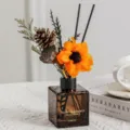 Duftdiffusor Set mit Trockenblumen und Glasflasche für Raumduft und Dekoration im Wohnzimmer. - Süße Orangenflüstern / 150ML