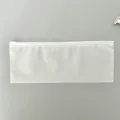 Gedetailleerd overzicht van de matte doorschijnende opbergtas met handige ritssluiting. - 10x25cm