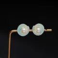 Elegantes pendientes de perlas con esmalte degradado azul y amarillo en soporte de oro. - Plateado