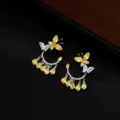 Elegantes pendientes de mariposa con brillantes piedras de circonita amarillas y blancas - Estilo de Borla de Gota de Agua Media Luna Mariposa (EH16620-1) / Bañado en Oro Blanco (Estilo Circonita Amarillo Blanco)