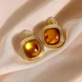 Vintage quadratische Bernstein-Clip-Ohrringe mit goldfarbenem Metallrahmen für Damen - Mückenspulen-Ohrclip / 16k Gold + Gelb