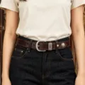 Cintura da donna in pelle marrone retrò con elegante fibbia in metallo vintage e decorazioni jeans - 100cm / Caffè