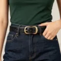 Damen Ledergürtel mit Blumen Lochmuster und goldener Dornschnalle für Jeanshosen. - 100cm / Schwarz