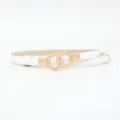 Cintura sottile da donna in pelle bianca con fibbia a doppio anello dorato per eleganti abiti. - Bianco