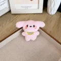 Mignon pendentif porte-clés chien en peluche rose avec bavoir brodé et détails blush - Style à Ouverture Arrière / Rose