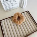 Chouchou géant en peluche couleur thé au lait pour des coiffures d'automne et d'hiver - Chameau