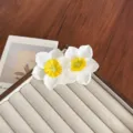 Barrettes à cheveux élégantes en tissu fleur de narcisse pour femmes blanc et jaune - Style Double Fleur / Blanc