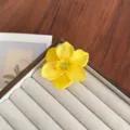 Pince à cheveux jonquille jaune élégante, parfaite pour des styles de plage sucrés - Pack fleur unique / Jaune