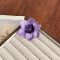 Pince à cheveux fleur de narcisse en tissu violet élégant pour un style de vacances doux - Pack fleur unique / Violet