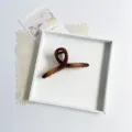 Grande pince à cheveux mate marron rétro pour femmes, pince crabe minimaliste. - Ambre Mat